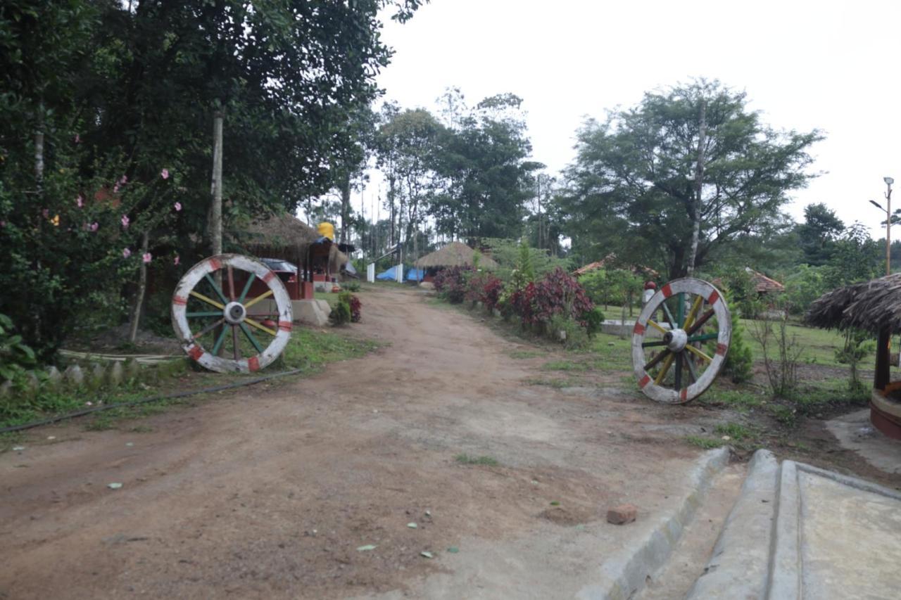 StoneAge Resort Ballupet Sakleshpur Eksteriør bilde
